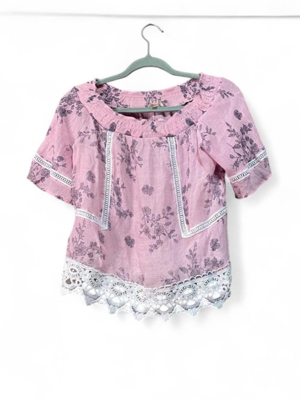 LoveJ Pink Floral Crochet Lace Boho Blouse | Size Small
